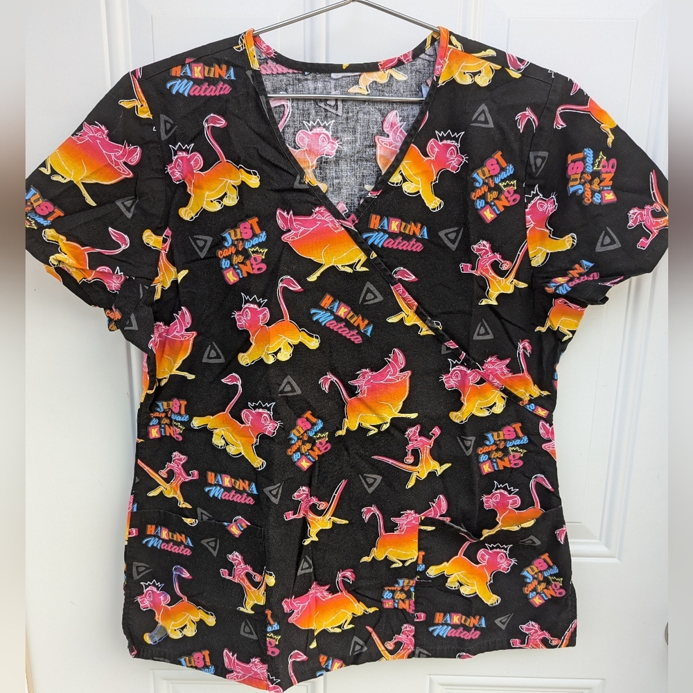 Disney Women Large Scrub Top Lion King Cant Wait to be King Nurse RN Medical Vet